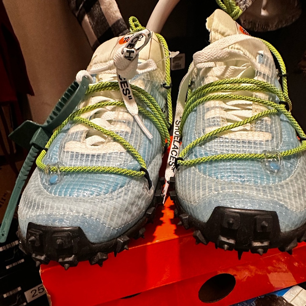 Off white Nike waffle sneaker